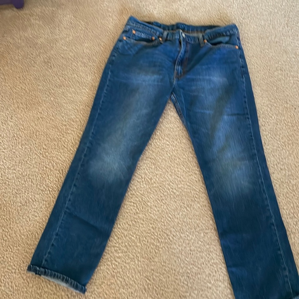 Mens blue jeans W 38 L 32 lightly worn good condition.